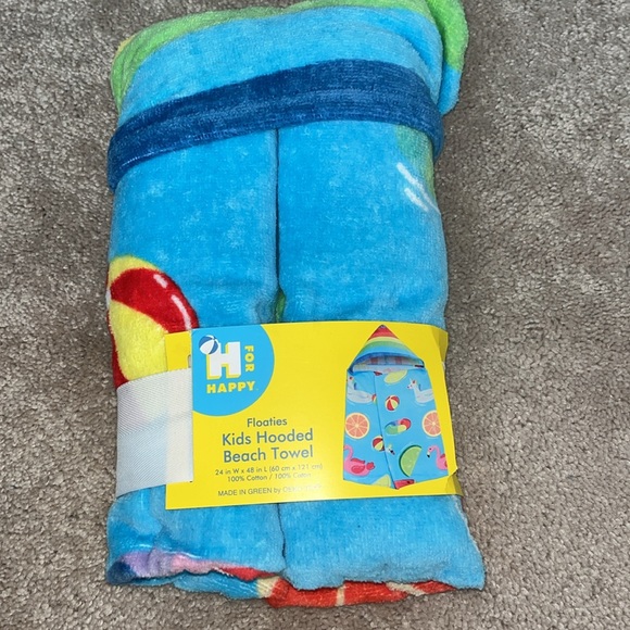 Kids floatie hooded beach towel - Picture 1 of 4